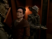 extant_StarTrek_DS9_7x25-7x26-WhatYouLeaveBehind_4049.jpg